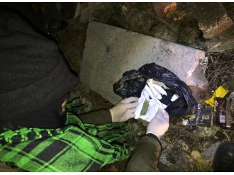 Taş kovuğundan esrar çıktı