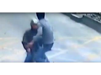 Karateci kamyon şoförü motosikletteki hırsıza böyle uçtu