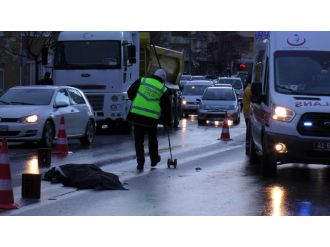 Yolun karşısına geçmek isteyen 17 yaşındaki kıza araç çarptı