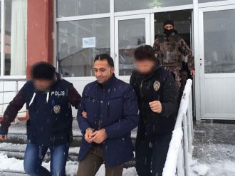 Bitlis’te 3 belediye başkanı tutuklandı