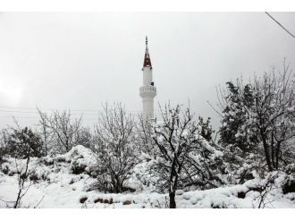 Kemer’de kar yağışı