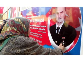 Şehit annesinden hüzünlü dokunuş