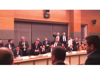 Anayasa Komisyonunda tartışma