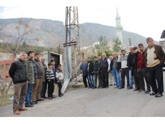 Hırsızlar mahalleyi karanlıkta bıraktı