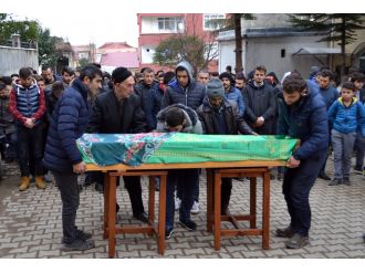 Kazada ölen liseli Sina son yolculuğuna uğurlandı