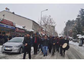 Bingöl’de davullu zurnalı elektrik tepkisi