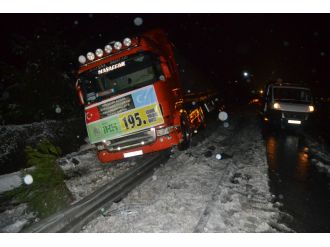 Zincirleme kazada 10 kişi yaralandı