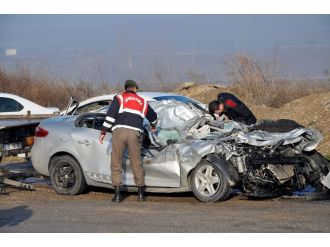 13 araç birbirine girdi: 5 yaralı