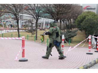 Ankara’da AVM’de bomba paniği
