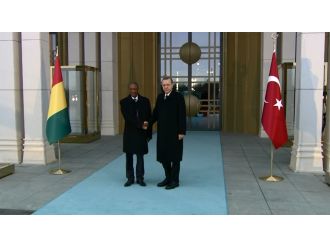 Erdoğan Gineli mevkidaşını resmi törenle karşıladı