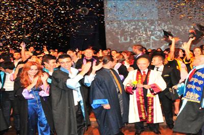 Haliç Üniversitesinde diploma sevinci