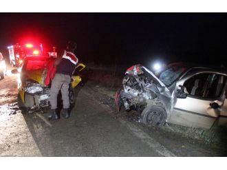 Taksi ile ticari araç çarpıştı: 7 yaralı