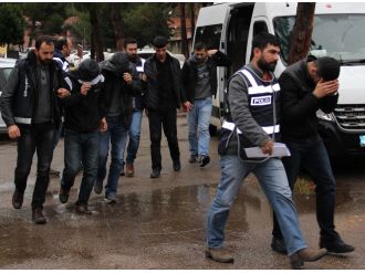 Adana’da uyuşturucu tacirlerine şok baskın