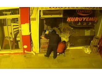 Soygunu açılamayan kapı durdurdu