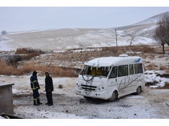 Öğrenci servisi şarampole devrildi: 5 yaralı