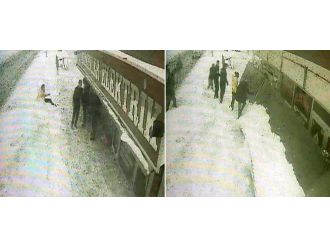 Dev tabela çocukların üzerine düştü