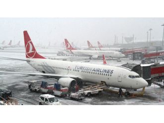 Beklenen kar uçuşları iptal ettirdi