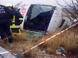 Yolcu minibüsü devrildi: 16 yaralı