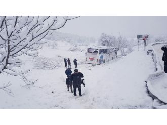 Otobüs uçuruma yuvarlandı: 5 ölü, 25 yaralı
