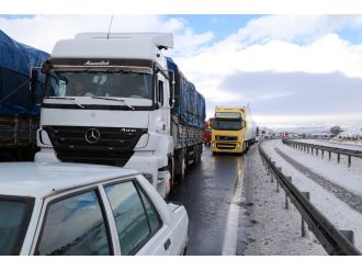 Ankara-Konya yolunda 5 kilometre araç kuyruğu