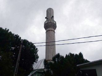 İstanbul’da fırtına minareyi yıktı