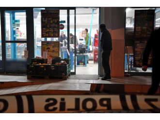 Antalya’da bıçaklı market soygunu