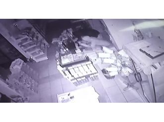 Hırsızların çiğ köfte partili soygunu kamerada