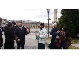 İzmir’de ’yılbaşı bildirisi’ gerginliği