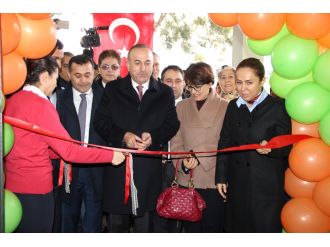 Bakan Çavuşoğlu danışma ve tedavi merkezi açtı