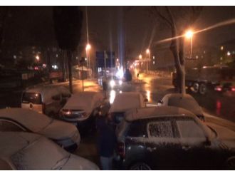 Silivri’de kar yağışı şiddetini arttırdı