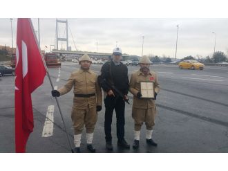 15’lilerin torunları 15 Temmuz Şehitler Köprüsü’nde nöbete başladı