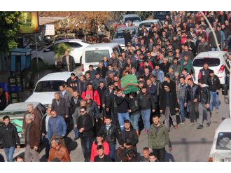 Selde hayatını kaybeden çift gözyaşlarıyla uğurlandı