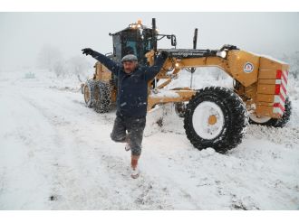 3 gün mahsur kaldılar, kurtulunca zeybek oynadılar