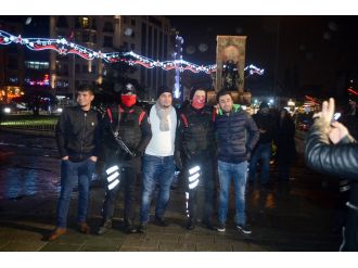 Taksim’de polise yoğun ilgi