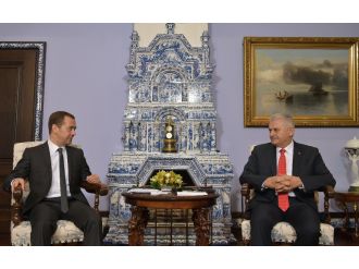 Medvedev’den Başbakan Yıldırım’a telefon