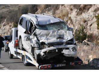 İzmir’de feci kaza: 2 ölü