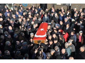 Cenaze töreninde CHP’lilerin ‘biz de konuşacağız’ tartışması