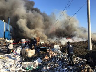 Palet fabrikasında yangın