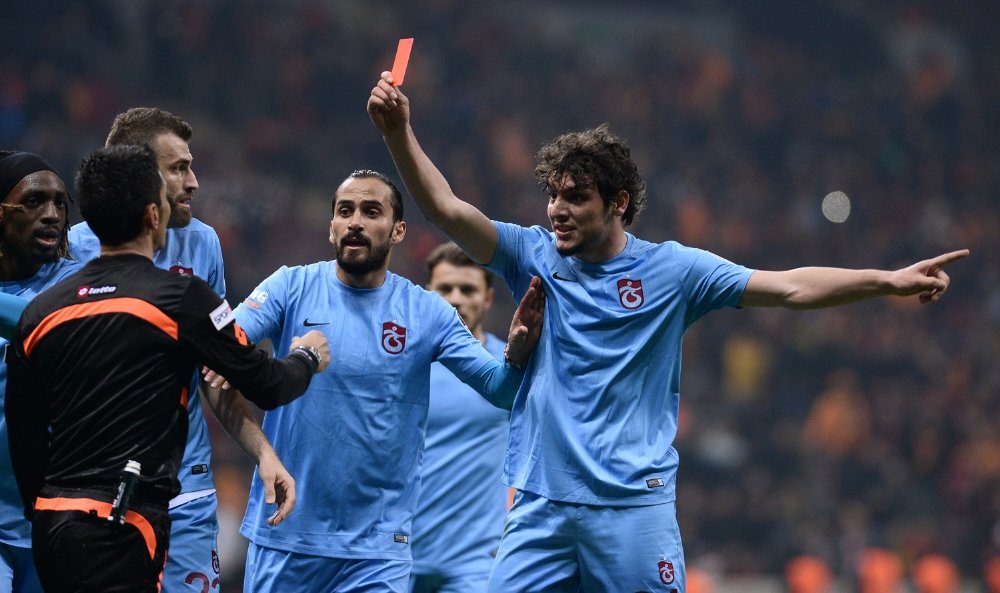 Deniz Ateş Bitnel’den özür diledi