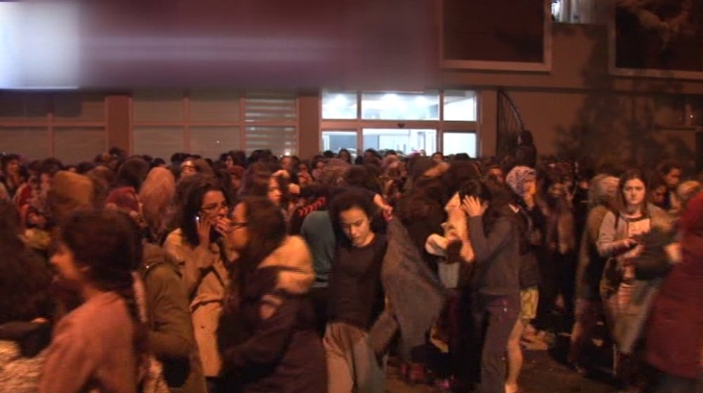 İstanbul’da kız öğrenci yurdunda yangın