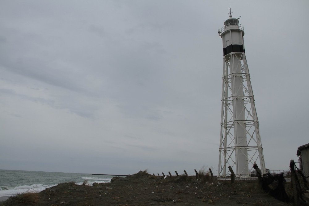 Bu fener 137 yıldır denizcilere yol gösteriyor