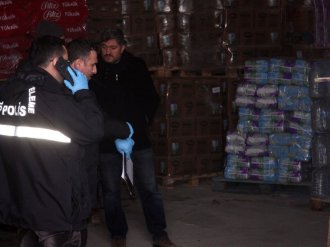 3 tonluk paletin altında can verdi