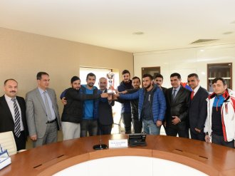 KSÜ spor takımları, Rektör Deveci’yi ziyaret etti