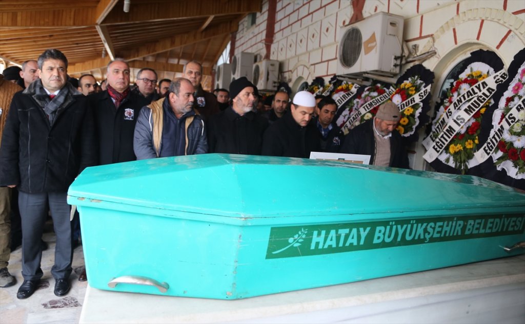 Çatıyı onarırken düşen okul müdürünün vefatı