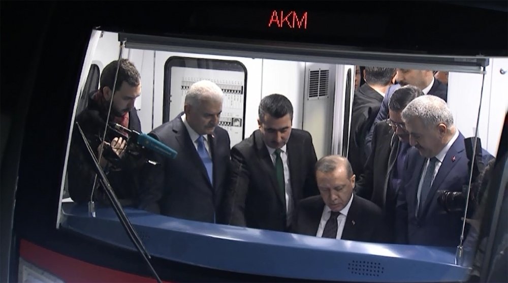 Aşk mesajlarına konu olan Keçiören Metrosu açıldı