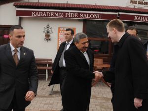 Karadağ Başbakanı Luksiç Hamamönünde