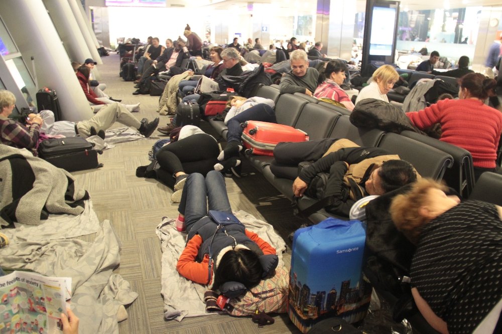 Uçak seferleri iptal edilince...