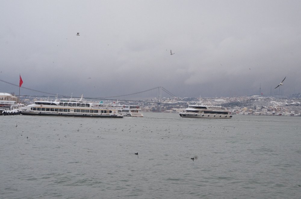 Kar deniz seferlerini de vurdu