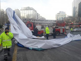 Ankara’da fırtına hayatı olumsuz etkiliyor