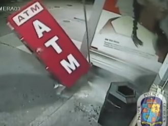 ATM’yi yerinden söktüler!